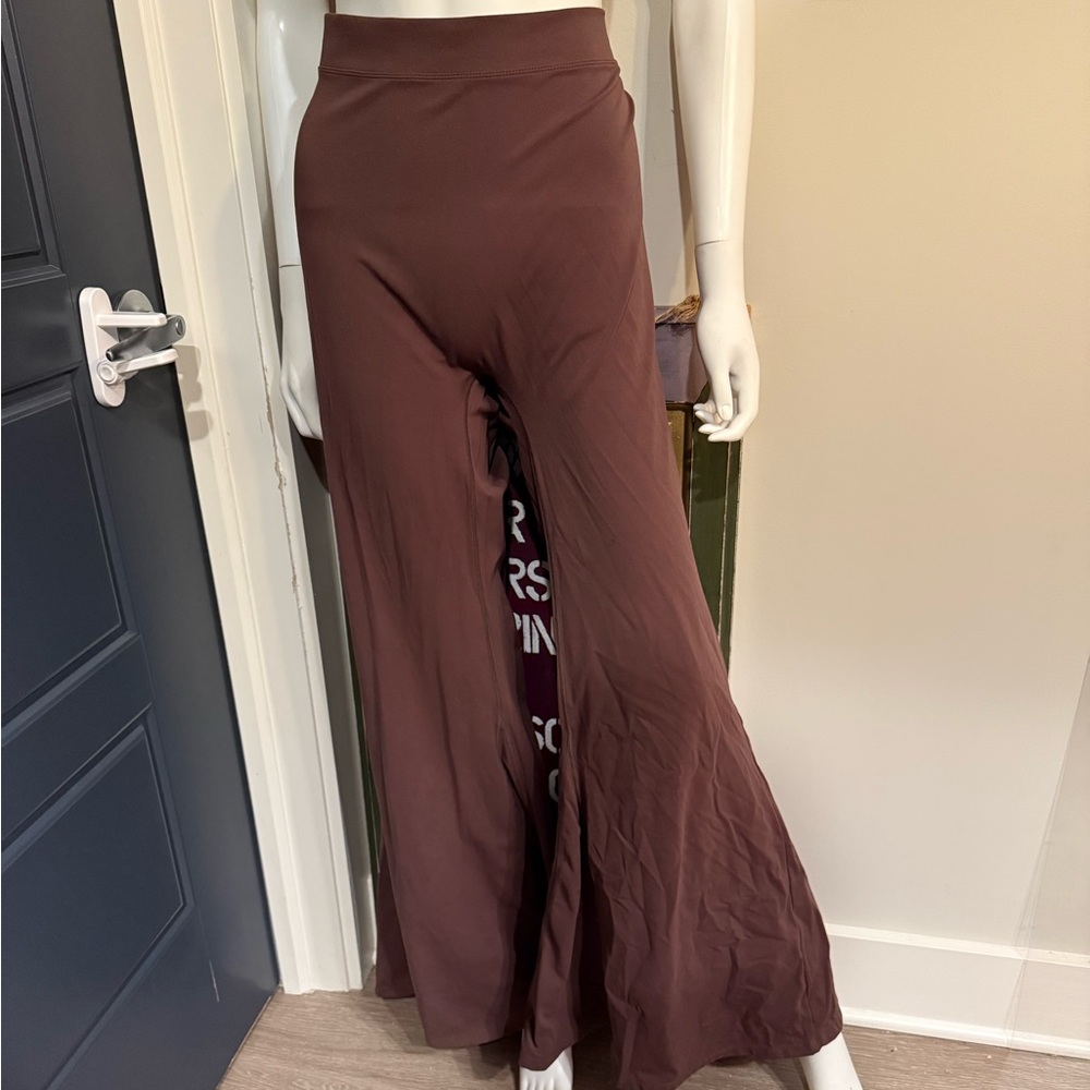 AKIRA Chocolate Ruched Back High Waist Wide-Leg Pants - 1X